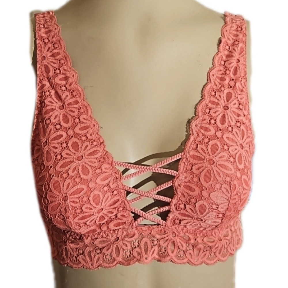 NWOT Victoria's Secret lacy bralette size Medium